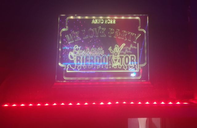 Laser Gravur & Schneiden - Spiegel Bierdoctor